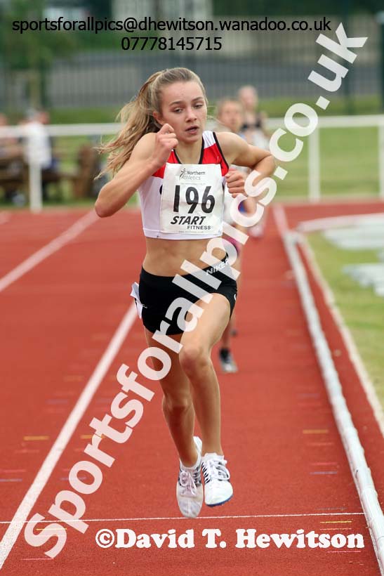 Girls under-13s 800 metres, Northern Under-13s, U-15s and 17s Championships. Photo: David T. Hewitson/Sports for All Pics